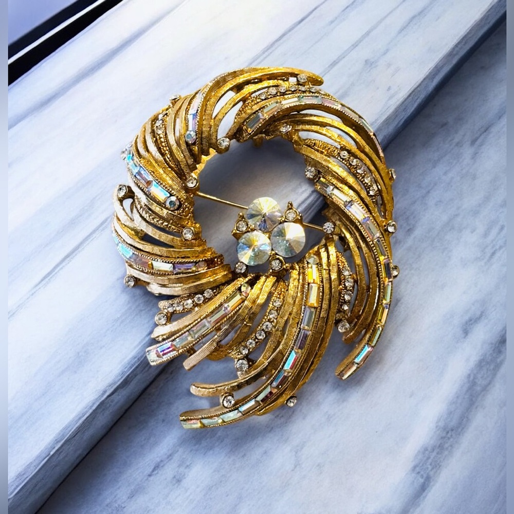 Gold Brooch/Pendent with Crystal Accents